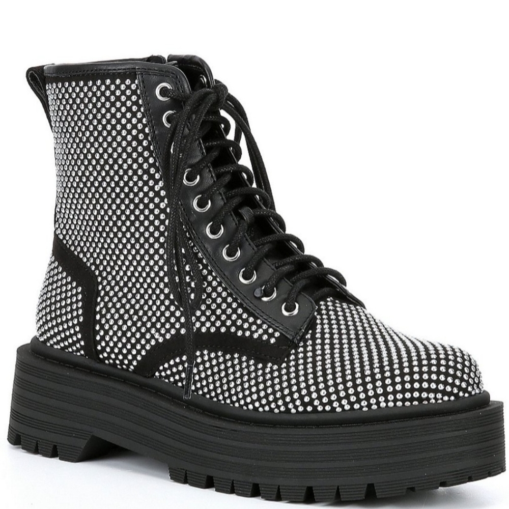 GB | black studded platform boots